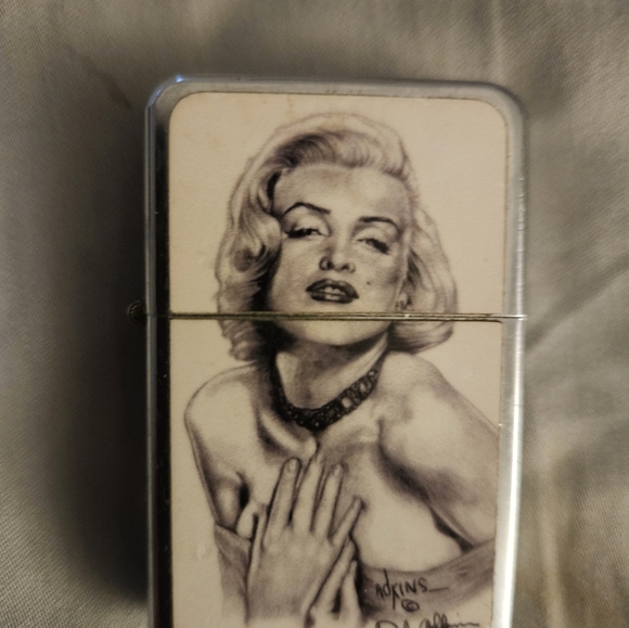 VTG Lighters "NO BUTANE" Marilyn Monroe, Racing, New in Box - Picture 9 of 13